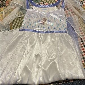 Great condition nightgown Elsa
